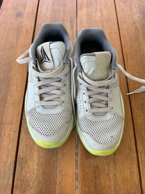 Nike Kids Sneakers grey with Lime Accent